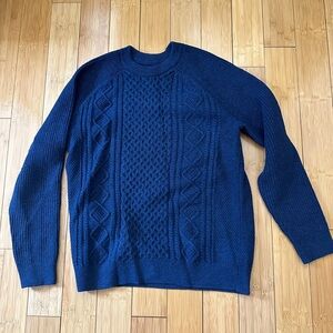 GAP Men's Deep Blue Crewneck Sweater